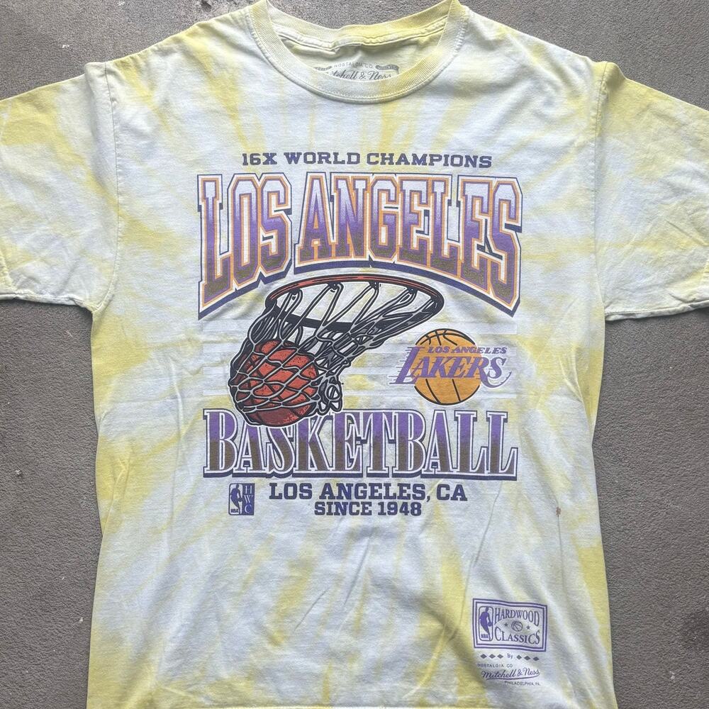 Mitchell & Ness Los Angeles Lakers 16X World Champions Tie-Dye T-Shirt Size Med